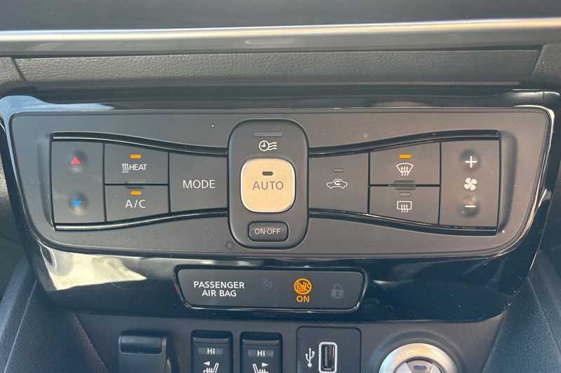 Nissan Leaf 160Kw E Tekna 62Kwh Grey