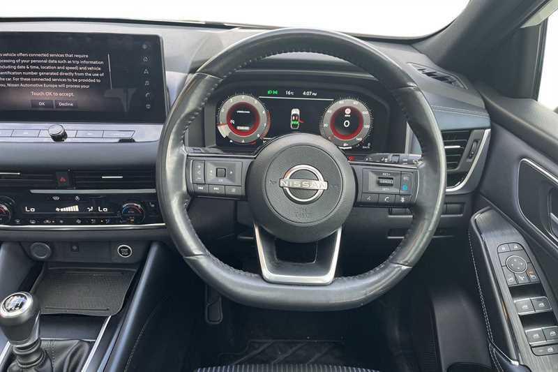 Nissan Qashqai 1.3 Dig-t Mh Tekna BV72YMR White #5