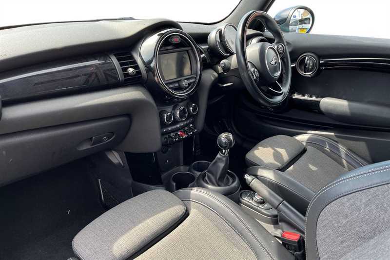 Mini Convertible 1.5 Cooper II YH18LNV Blue #2