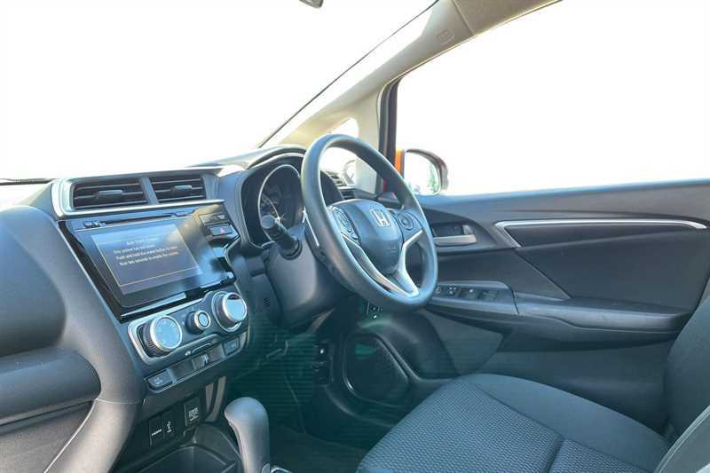 Honda Jazz 1.3 I-vtec Se Navi Cvt Red #2