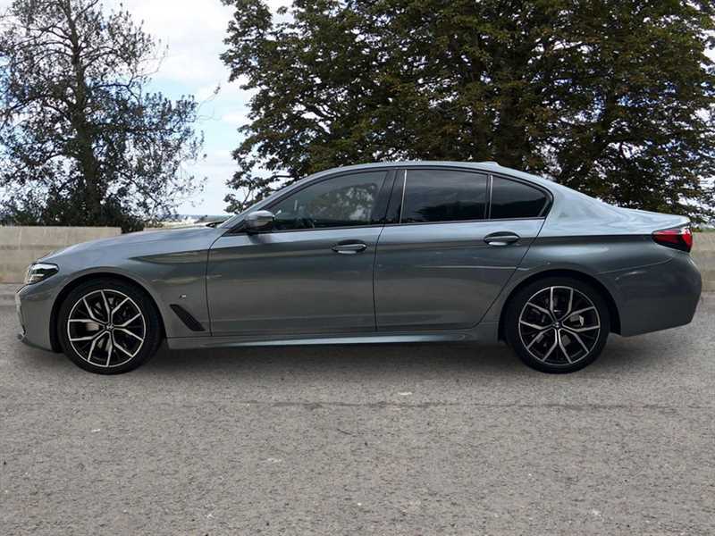 BMW 5 Series 530D Xdrive Mht M Sport RV70OGL Blue #3
