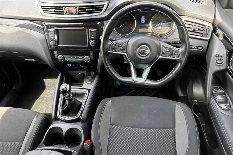 Nissan Qashqai 1.3 Dig-t Acenta Premium PG21DOA Black #4