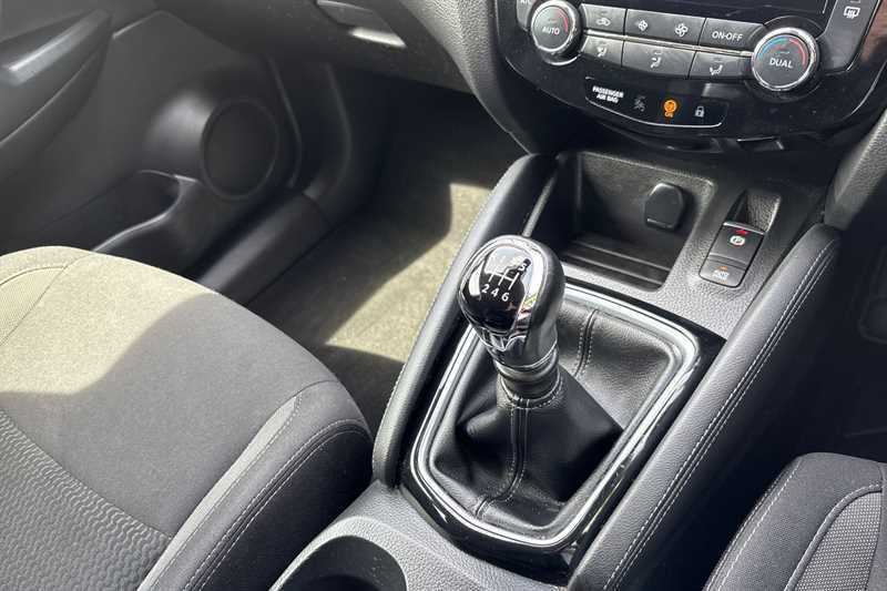 Nissan Qashqai 1.3 Dig-t Acenta Premium PG21DOA Black #6
