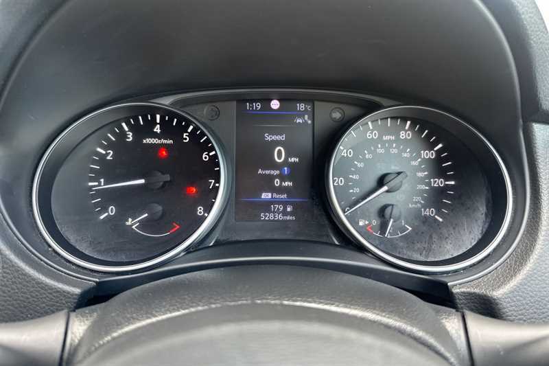 Nissan Qashqai 1.3 Dig-t N-connecta WP69XRO Red #4
