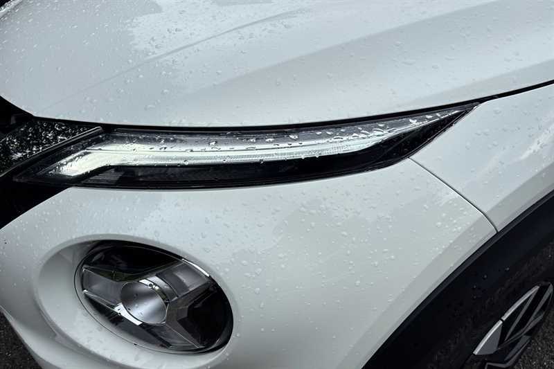 Nissan Juke 1.0 Dig-t 114 Acenta PF71BUV White #2