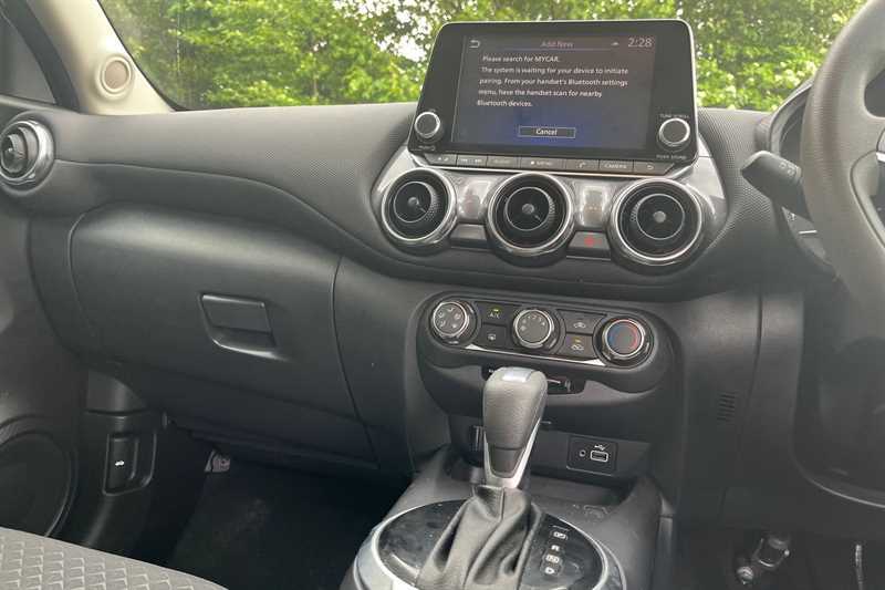 Nissan Juke 1.0 Dig-t 114 Acenta Dct DV24AYG Red #6