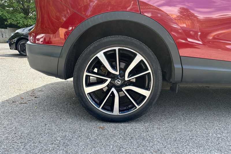 Nissan Qashqai 1.6 Dig-t Tekna Non-panoramic Red #6