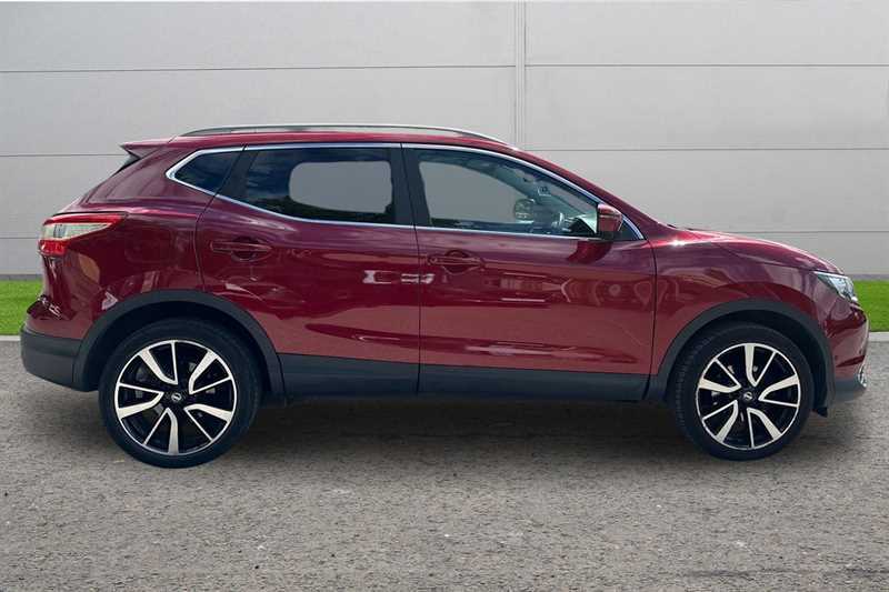 Nissan Qashqai 1.6 Dig-t Tekna Non-panoramic Red #3