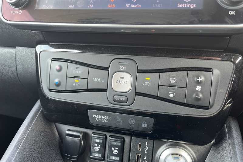 Nissan Leaf 110Kw Tekna 39Kwh Silver