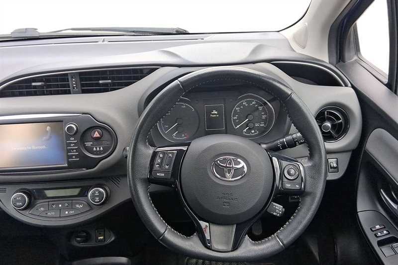 Toyota Yaris 1.5 Hybrid Icon Tech Cvt KX19JOV Blue #6