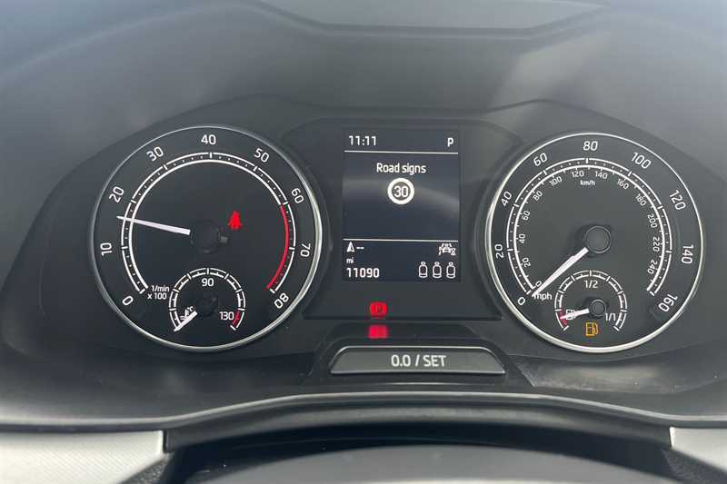 Skoda Kamiq 1.0 Tsi 110 Se Drive Dsg DE72NPP Silver #2