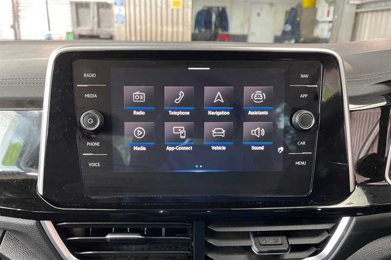 Volkswagen T-Roc 1.5 Tsi R-line Dsg YS72BVM Red #6