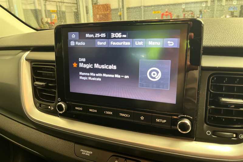 Kia Stonic 1.0T Gdi 99 2 MM23XKP Grey #2