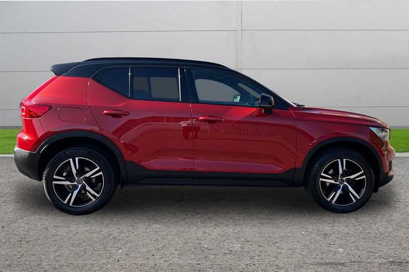 Volvo XC40 1.5 T3 163 R Design YN22OGL Red #5