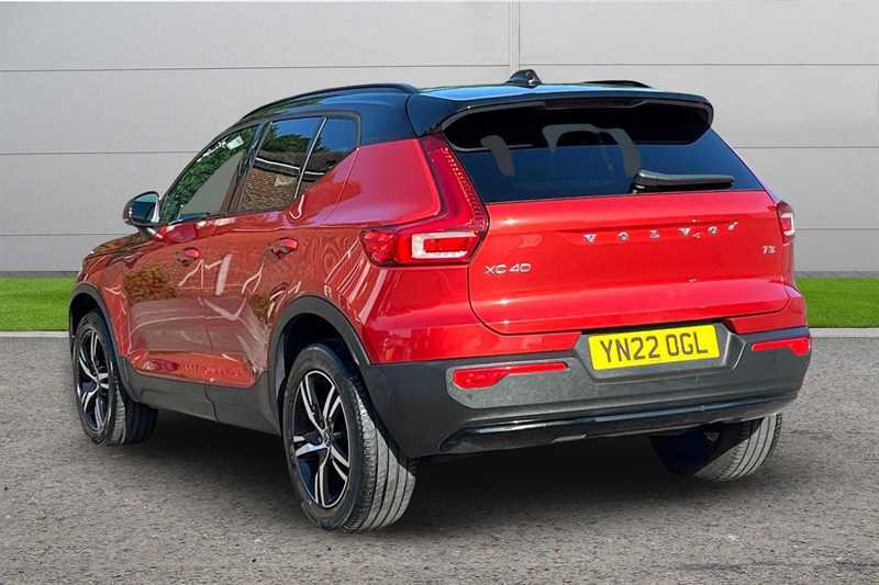 Volvo XC40 1.5 T3 163 R Design YN22OGL Red #3