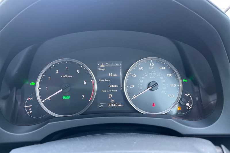 Lexus IS 300H Cvt Silver #2