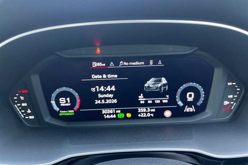 Audi Q3 35 Tfsi Technik S Tronic EA22GWU Black #2