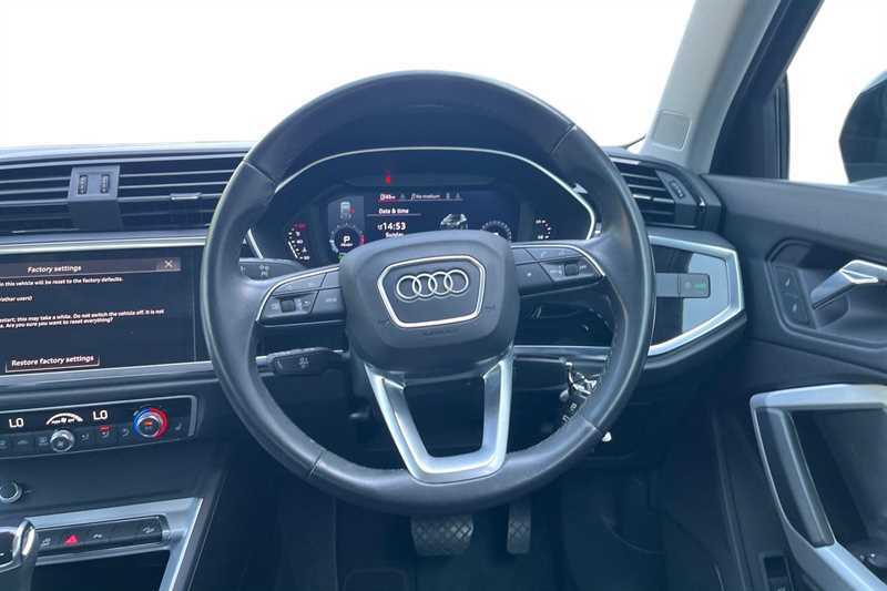 Audi Q3 35 Tfsi Technik S Tronic EA22GWU Black #4