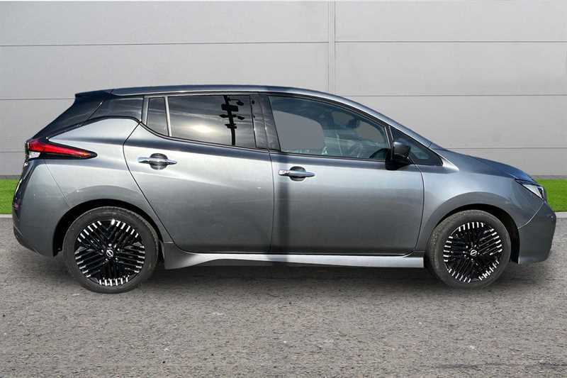 Nissan Leaf 110Kw N-connecta 39Kwh DS72KZC Grey #3