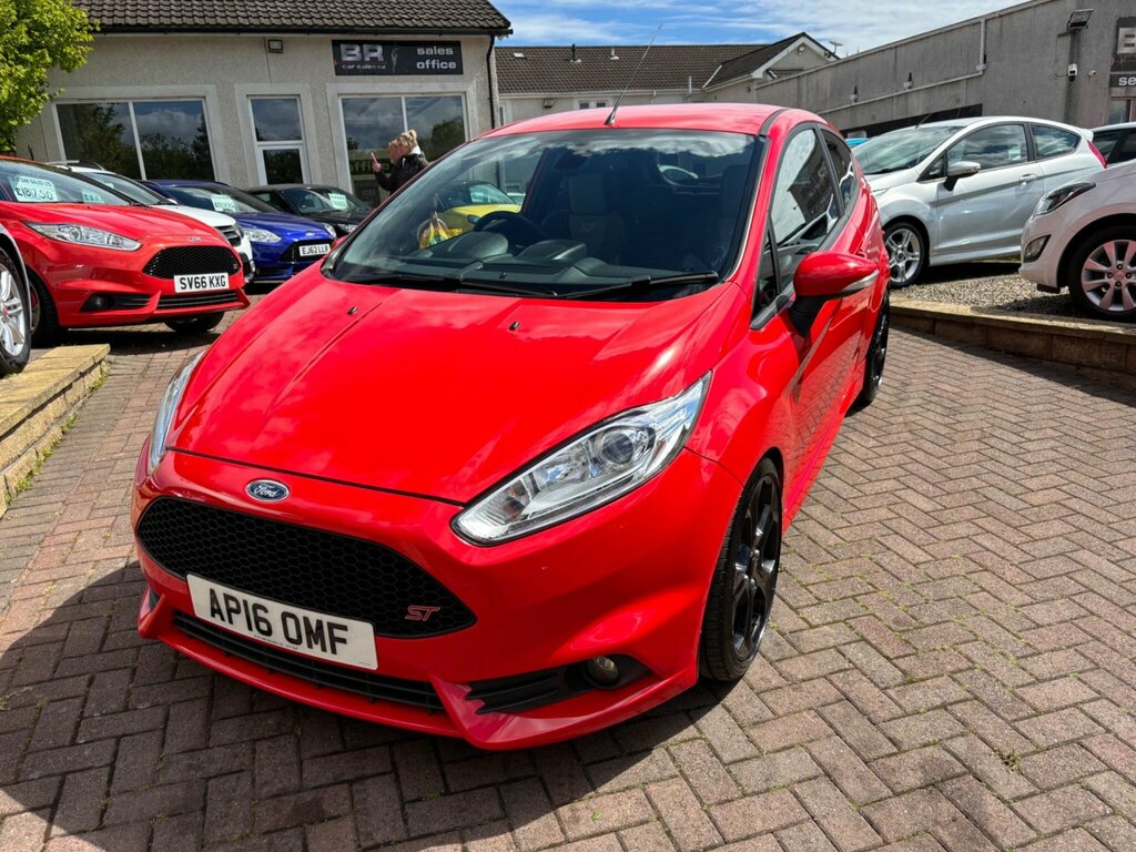 Ford Fiesta 1.6T Ecoboost St-3 Euro 6 Red