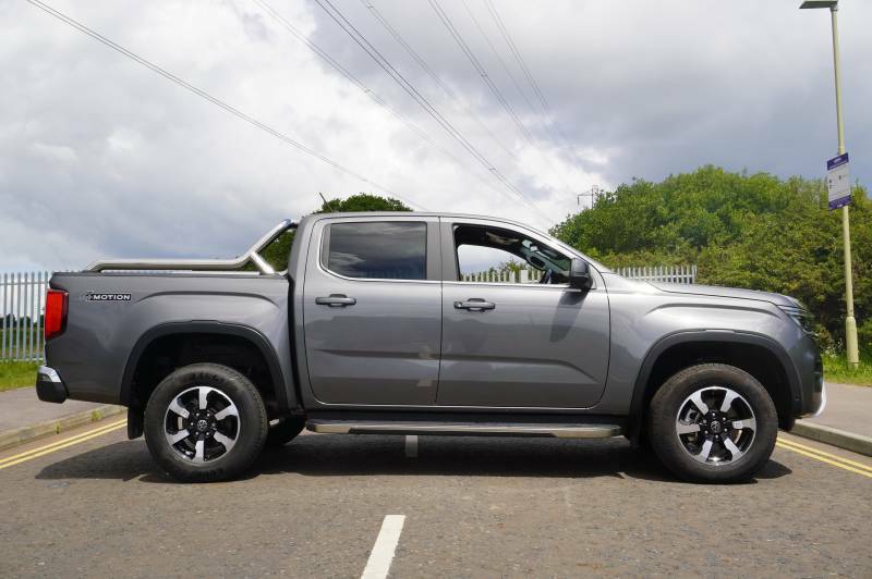 Volkswagen Amarok Dcab Pick Up Tdi 205 4Motion Style Swb - 2025 74 Grey #4