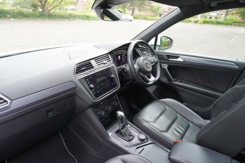 Volkswagen Tiguan Tdi 150 4Motion Dsg R-line Swb - 2017 68 KY68LJE White #2