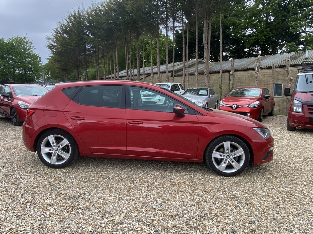 Seat Leon Hatchback 1.5 Tsi Evo Fr 2019 WD19UHU Red #2