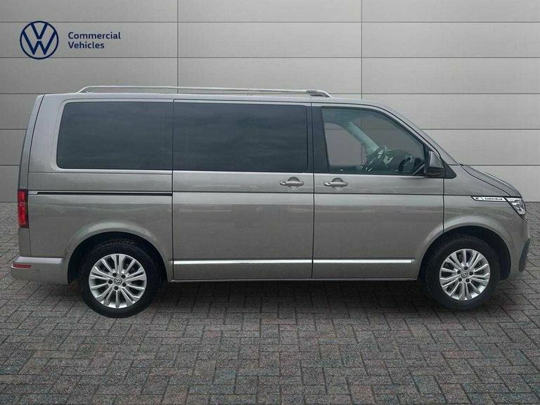 Volkswagen Caravelle 2.0 Tdi Executive 204 Dsg Beige #4