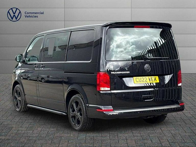 Volkswagen Transporter 2.0 Tdi 150 Highline Kombi Van Dsg CU22WCK Black #3