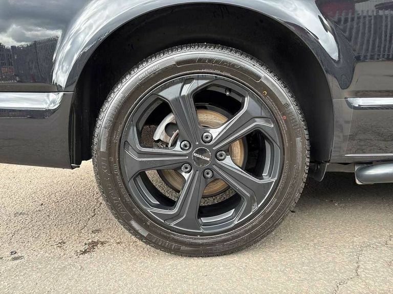 Volkswagen Transporter 2.0 Tdi 150 Highline Kombi Van Dsg CU22WCK Black #5