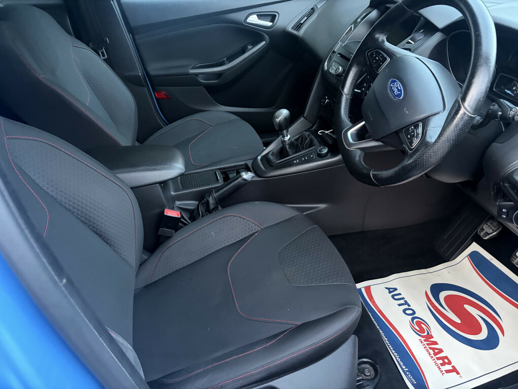 Ford Focus St-line YP67YVX #6