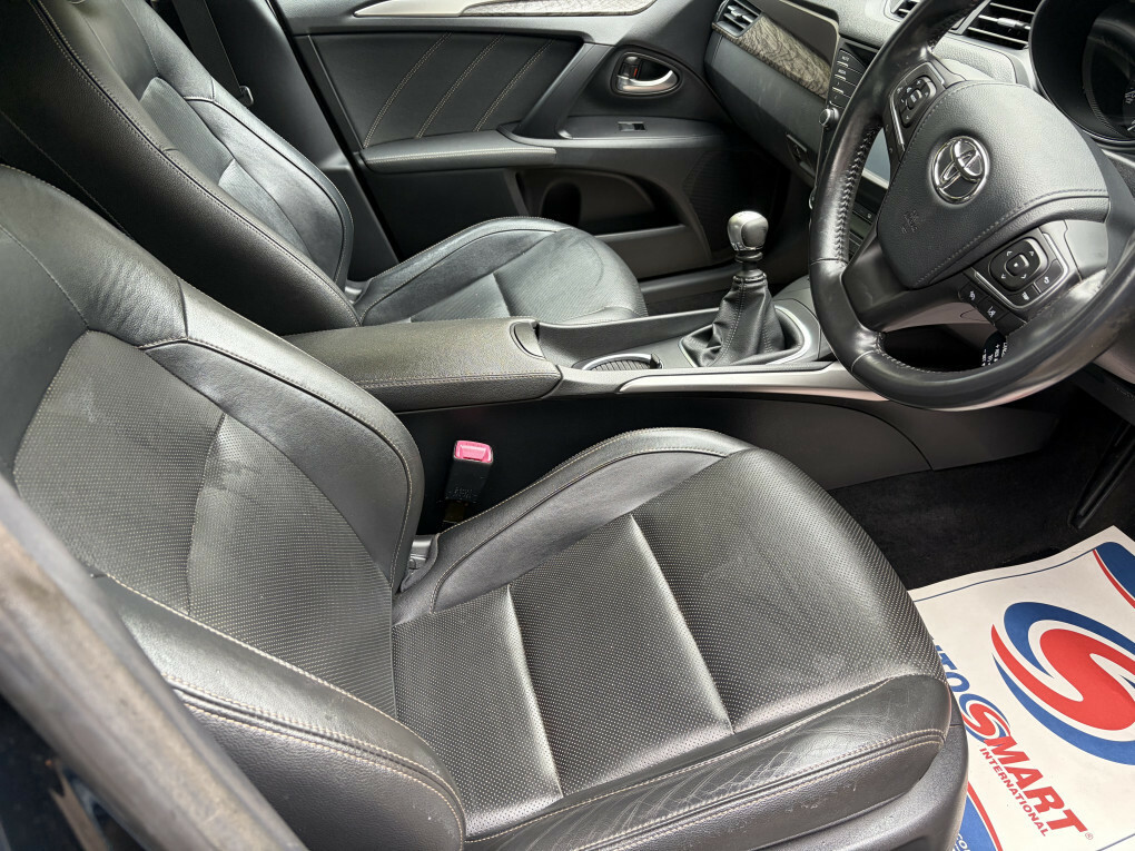 Toyota Avensis Excel D-4d  #6