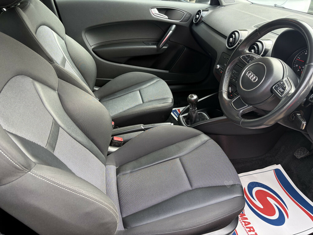 Audi A1 Sport Tdi GY14BRX Black #6