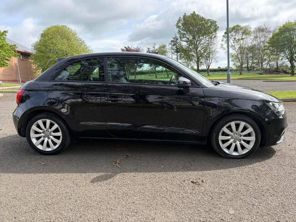 Audi A1 Sport Tdi GY14BRX Black #3
