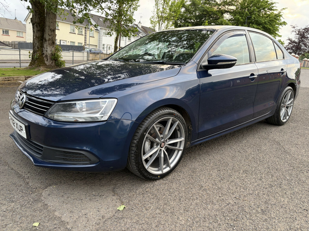 Volkswagen Jetta Saloon Silver #7