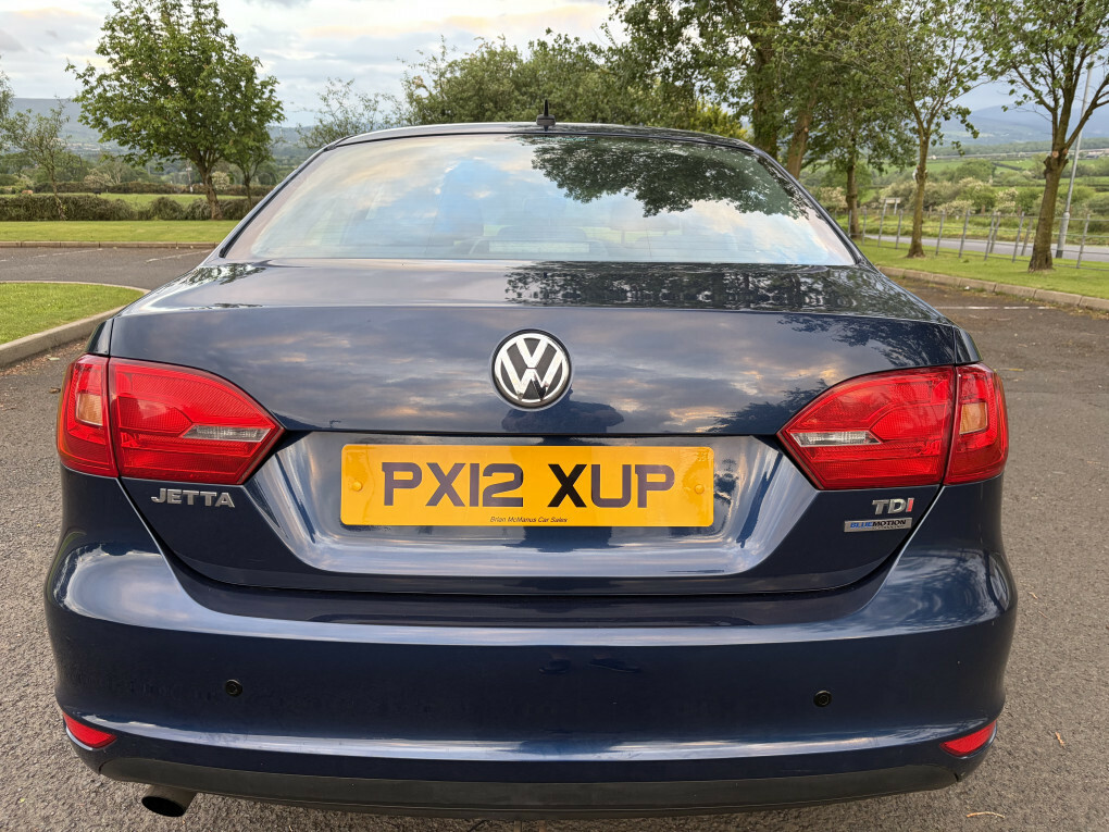 Volkswagen Jetta Saloon Silver #10