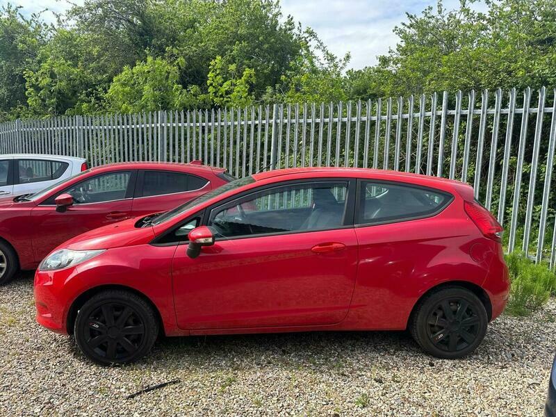 Ford Fiesta 1.25 Style Hatchback MV09NKD Red #2