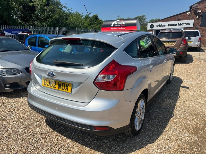Ford Focus 1.6 Titanium Hatchback GJ62WOX Silver #6