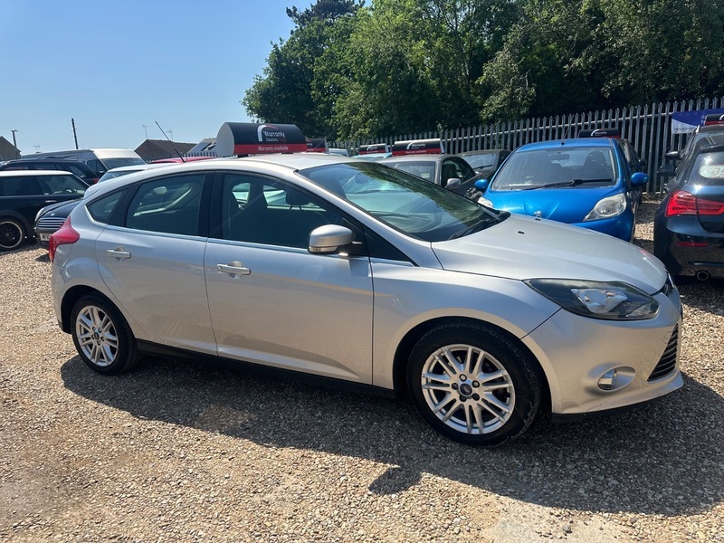 Ford Focus 1.6 Titanium Hatchback GJ62WOX Silver #3