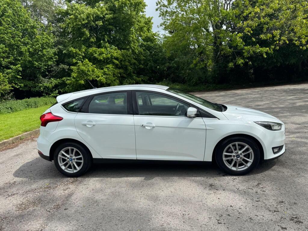 Ford Focus 1.0T Ecoboost Zetec Euro 6 S S AV65DGO White #2
