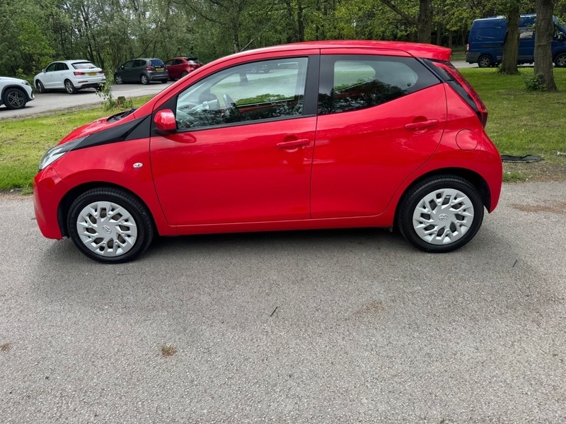 Toyota Aygo Vvt-i X-play X-shift CU20WNR Red #5