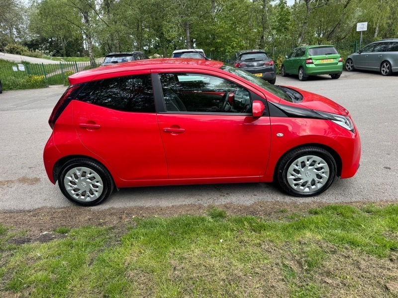 Toyota Aygo Vvt-i X-play X-shift CU20WNR Red #6