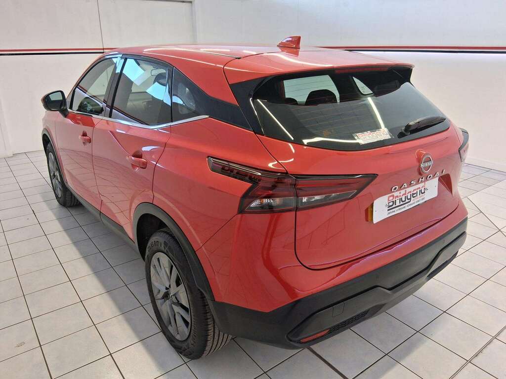 Nissan Qashqai 1.3 Dig-t Mhev Visia Suv DL22MKU Red #4