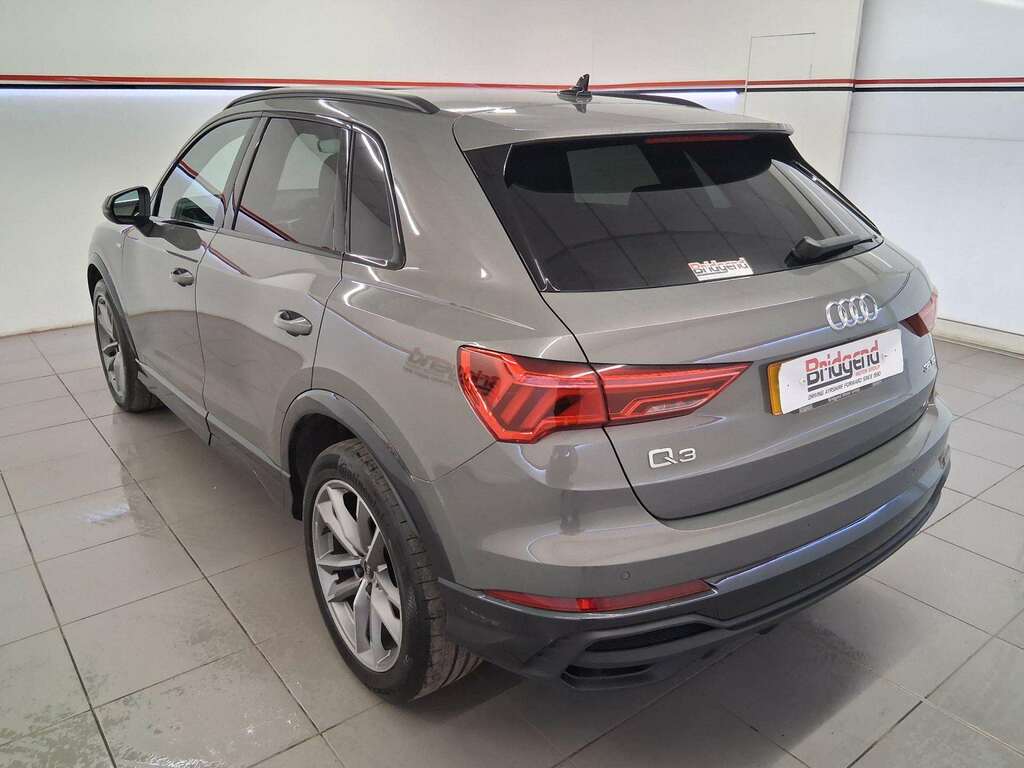 Audi Q3 2.0 Tdi 35 Black Edition Suv NG22AHZ Grey #4