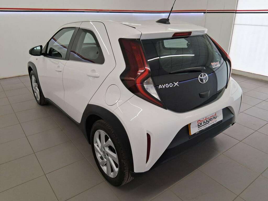Toyota Aygo X X 1.0 Vvt-i Pure Hatchback YO23VTM White #4