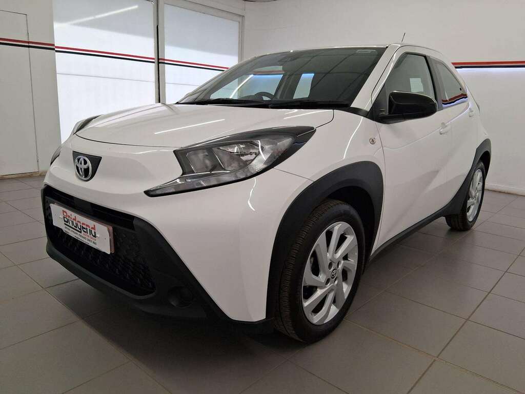 Toyota Aygo X X 1.0 Vvt-i Pure Hatchback YO23VTM White #3