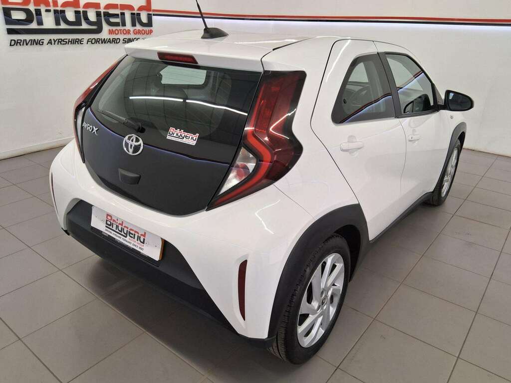 Toyota Aygo X X 1.0 Vvt-i Pure Hatchback YO23VTM White #6