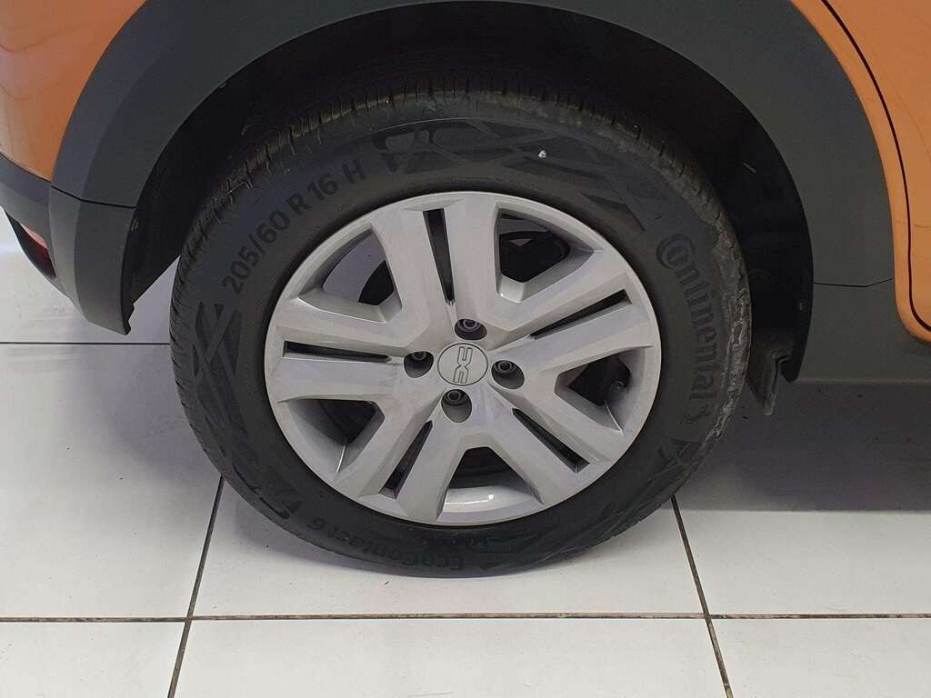 Dacia Sandero Stepway Stepway 1.0 Tce Expression Hatchback EX23CAU Orange #6