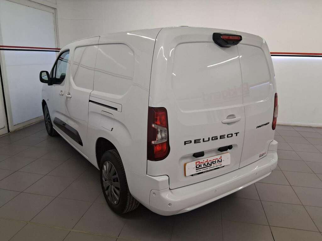 Peugeot Partner 1.5 Bluehdi 950 Asphalt Long Panel Van 6Dr KT24HZD White #4