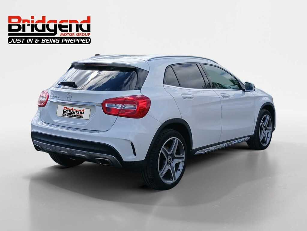 Mercedes-Benz GLA Class 1.6 Gla200 Amg Line Suv White